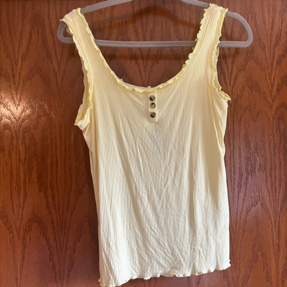 Francesca’s Emory park kimono and yellow tank - Picture 3 of 13